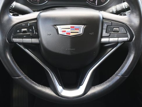 Used 2023 Cadillac XT6 Luxury image 14