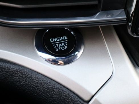 Certified 2022 Ford Explorer XLT w/ Equipment Group 202A image 8