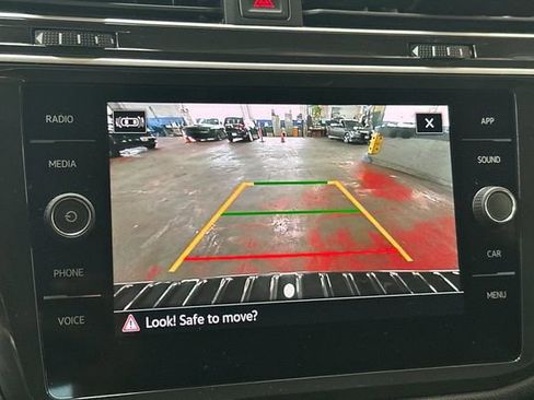 Certified 2024 Volkswagen Tiguan SE R-Line image 24