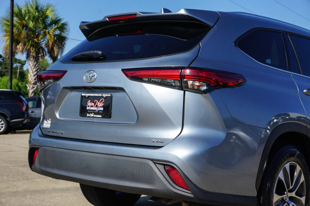 Used 2021 Toyota Highlander XLE FWD image 5