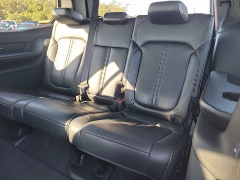 Used 2023 Jeep Wagoneer Series II w/ Premium Group I image 12