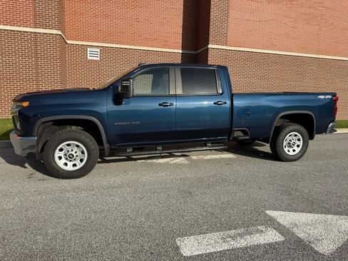 Used 2020 Chevrolet Silverado 2500 LT w/ Convenience Package AWD/4WD image 6