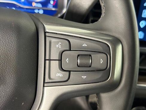 Used 2023 Chevrolet Silverado 1500 LT AWD/4WD image 25