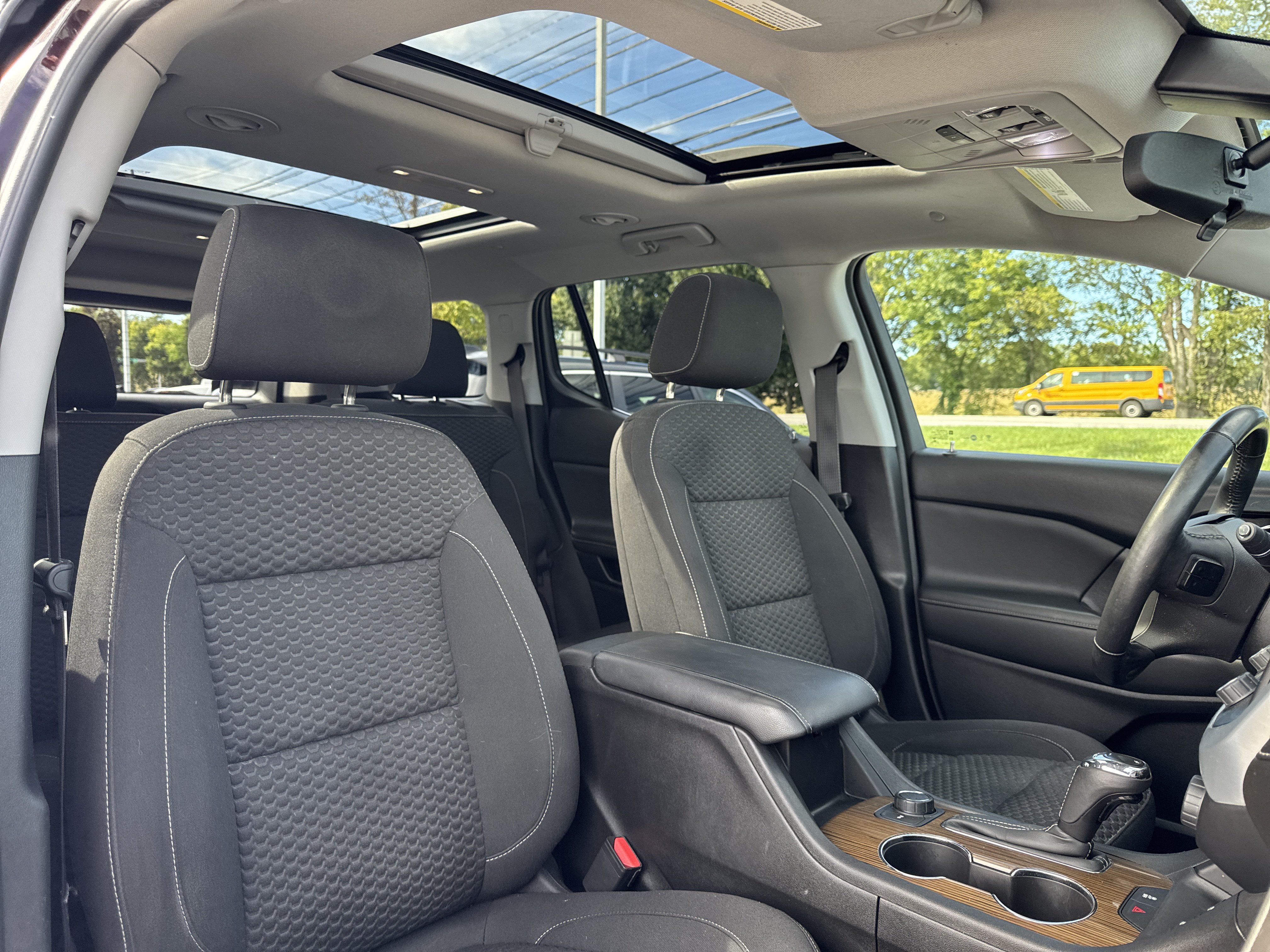 Used 2018 GMC Acadia SLE w/ Driver Alert Package I AWD/4WD image 16