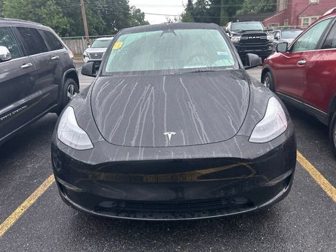 Used 2022 Tesla Model Y Performance AWD/4WD image 2