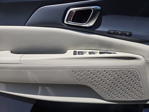 New 2026 Kia Carnival EX FWD image 18