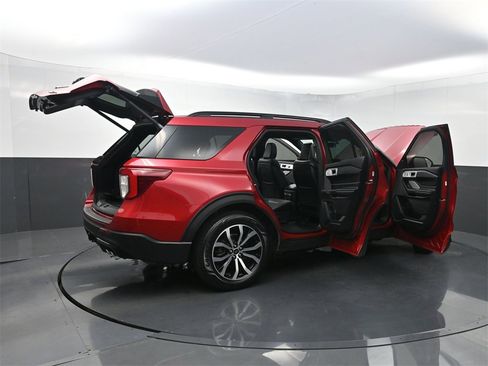 Used 2020 Ford Explorer ST w/ Premium Technology Package image 41