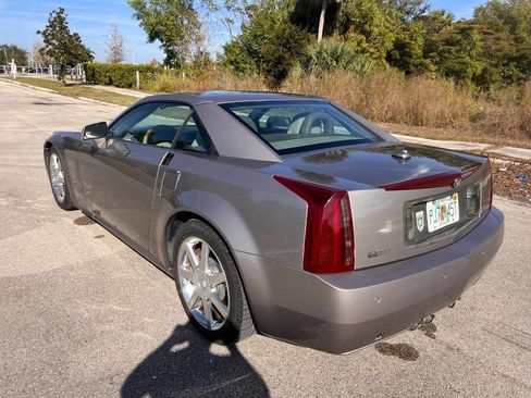 Used 2005 Cadillac XLR image 8
