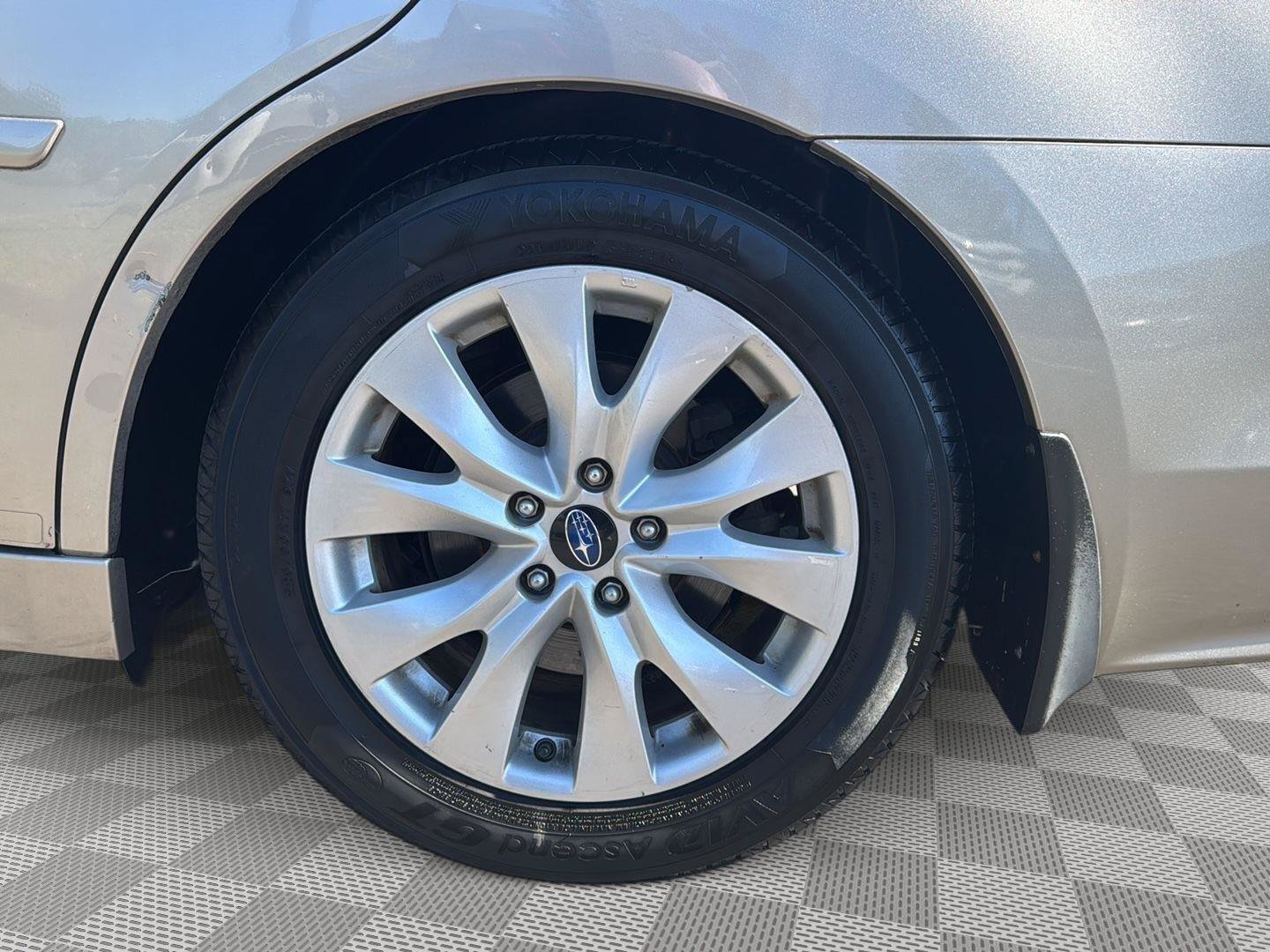 Used 2017 Subaru Legacy 2.5i Premium AWD/4WD image 7