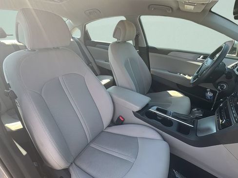Used 2017 Hyundai Sonata SE FWD image 14