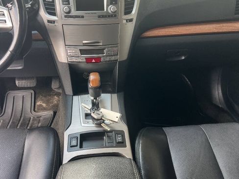 Used 2013 Subaru Outback 3.6R Limited w/ Moonroof Pkg AWD/4WD image 8