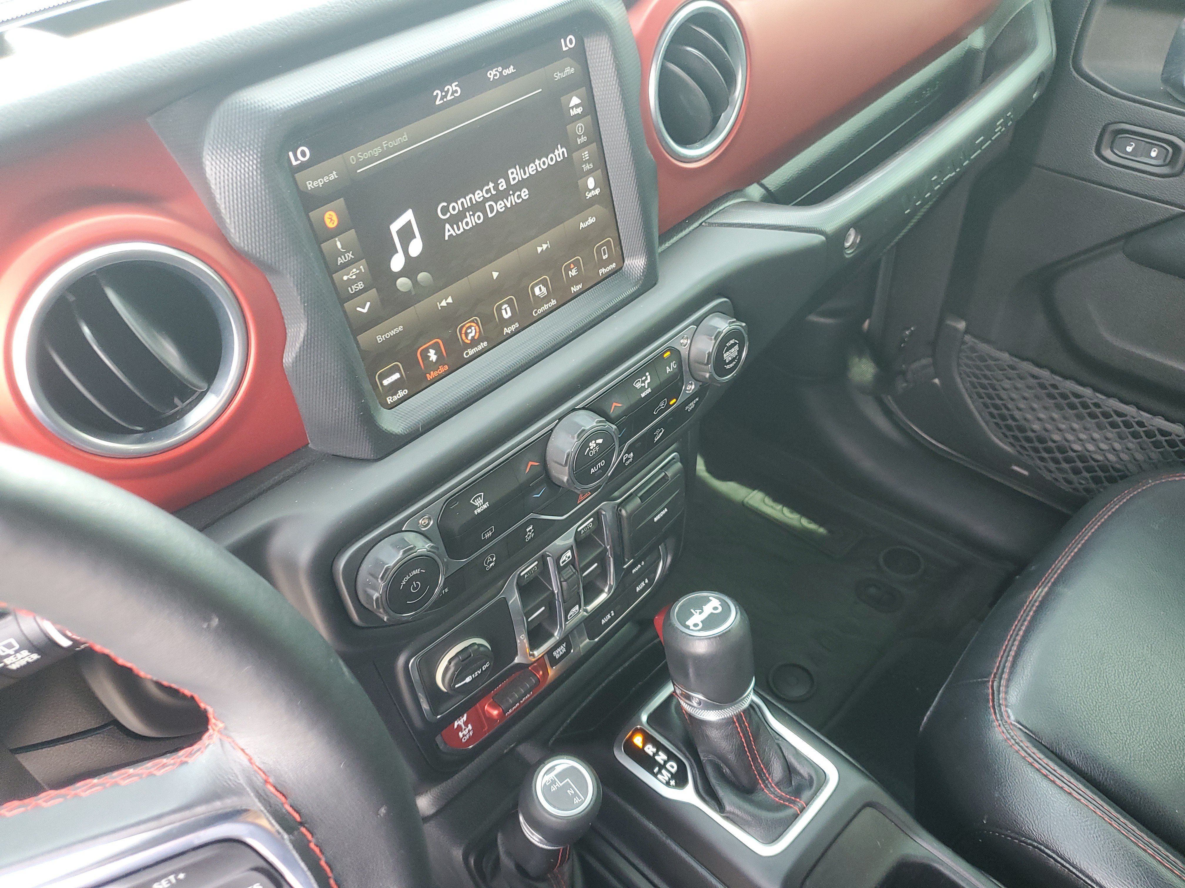 Used 2018 Jeep Wrangler Unlimited Rubicon AWD/4WD image 18