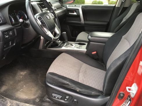 Used 2015 Toyota 4Runner SR5 AWD/4WD image 4