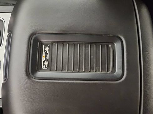 Used 2019 GMC Sierra 2500 SLT w/ Duramax Plus Package AWD/4WD image 17