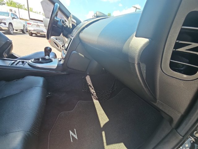 Used 2006 Nissan 350Z Grand Touring RWD image 38
