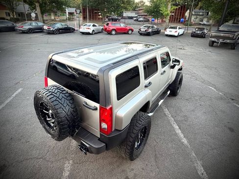 Used 2007 HUMMER H3 AWD/4WD image 6