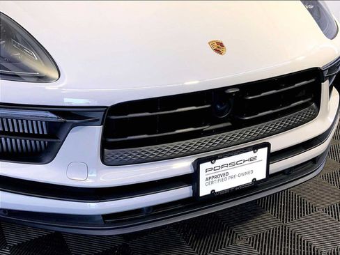 Certified 2024 Porsche Macan S AWD/4WD image 34