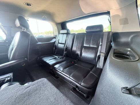Used 2007 GMC Yukon SLT w/ SLT Preferred Equipment Group AWD/4WD image 13