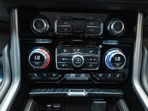 Used 2021 GMC Yukon Denali AWD/4WD image 29