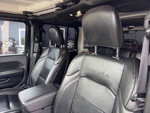 Used 2021 Jeep Wrangler Unlimited Sahara AWD/4WD image 17