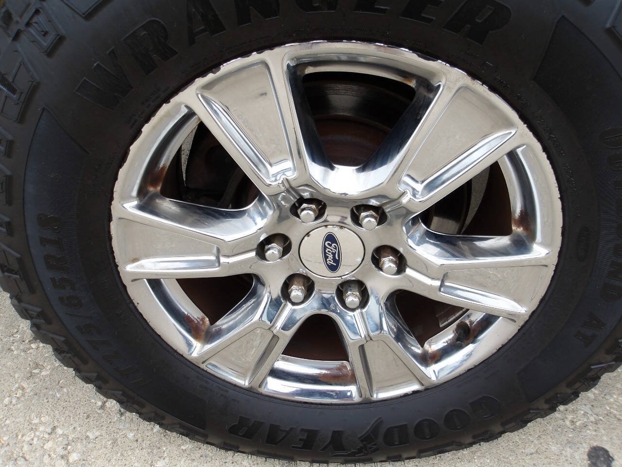 Used 2015 Ford F150 XLT w/ Equipment Group 302A Luxury AWD/4WD image 31