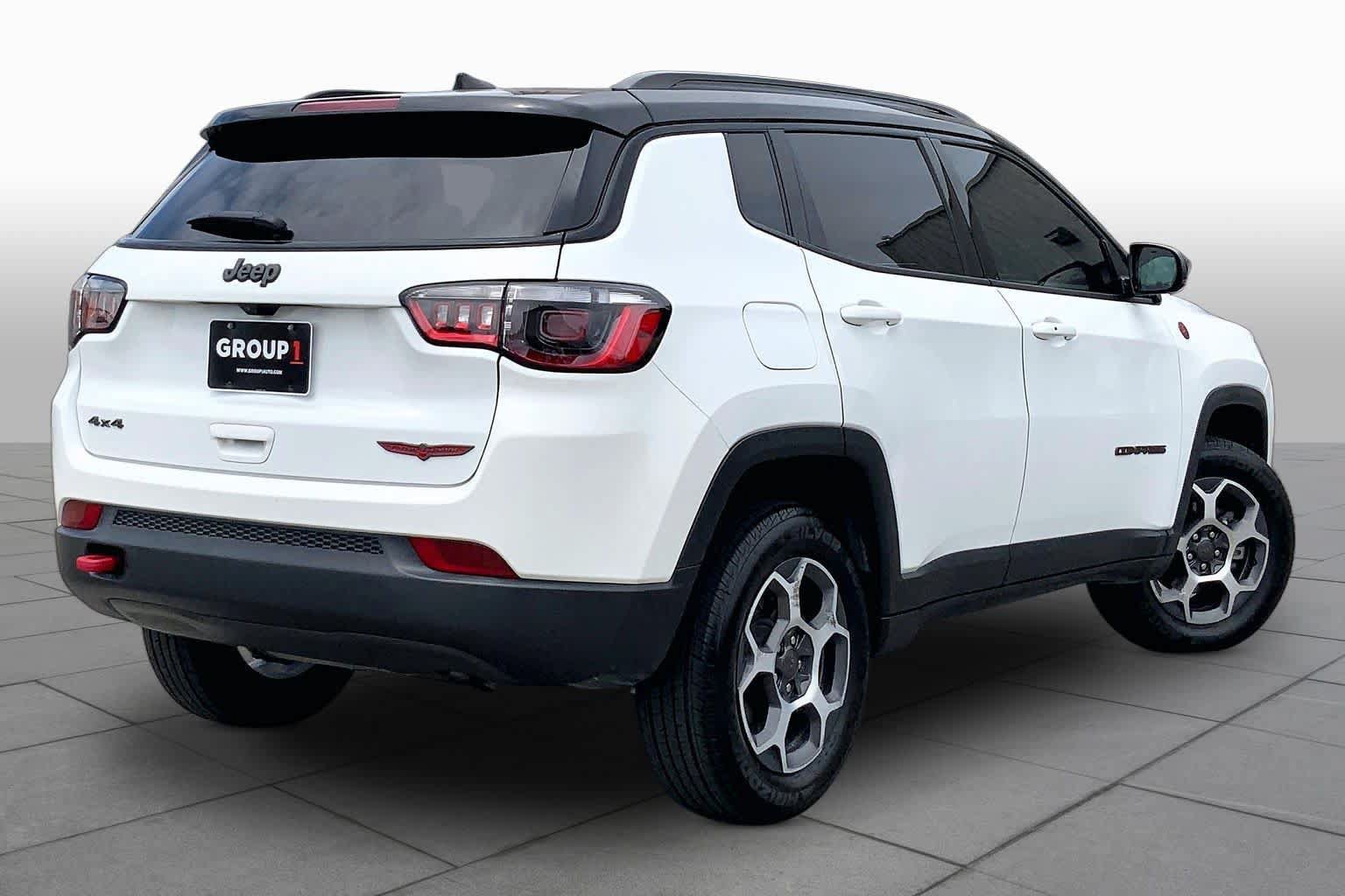 Used 2022 Jeep Compass Trailhawk AWD/4WD image 12