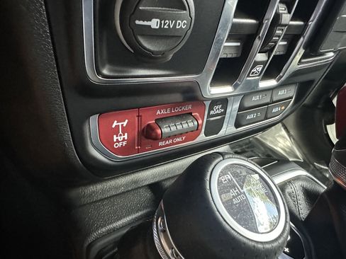 Used 2024 Jeep Gladiator Mojave image 37