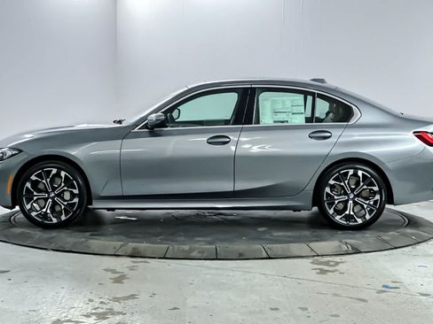 Used 2026 BMW 330i xDrive Sedan w/ Premium Package AWD/4WD image 5
