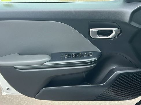 Used 2025 Kia K4 LXS image 19