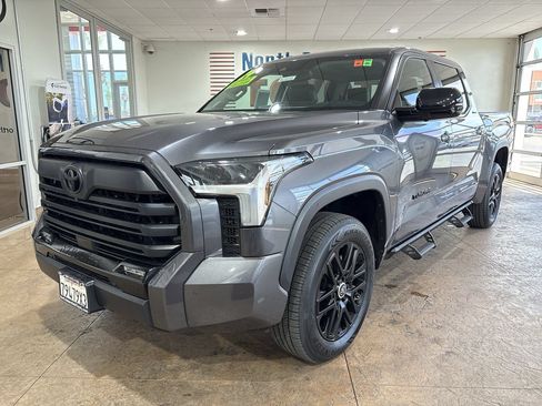 Used 2024 Toyota Tundra Limited AWD/4WD image 6