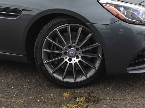 Used 2017 Mercedes-Benz SLC 300 image 4
