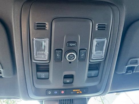 Used 2025 Chevrolet Suburban Z71 w/ Comfort Package AWD/4WD image 44