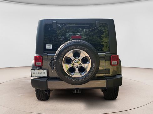 Used 2017 Jeep Wrangler Unlimited Sahara w/ Dual Top Group AWD/4WD image 4