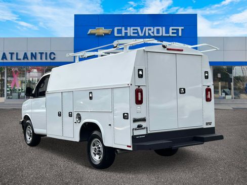 Used 2023 GMC Savana 3500 w/ Power Convenience Package image 4