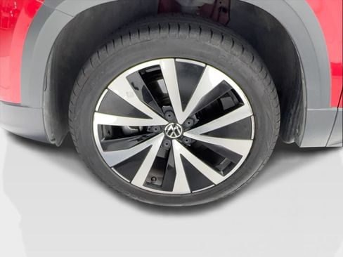 Used 2022 Volkswagen Taos SE FWD image 13