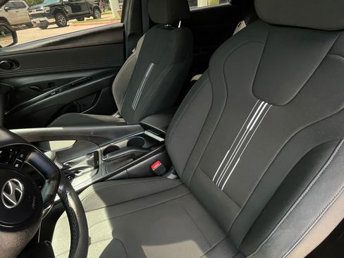 Used 2025 Hyundai Elantra Sport FWD image 18