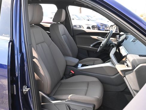 Certified 2025 Audi Q5 Premium w/ Convenience Package AWD/4WD image 23