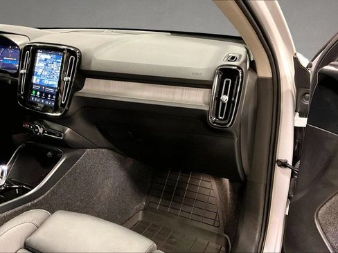 Certified 2026 Volvo XC40 B5 Plus w/ Protection Package Premier AWD/4WD image 25