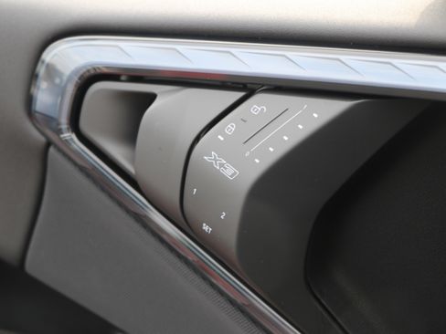 Used 2025 BMW X3 xDrive30i w/ Premium Package image 25