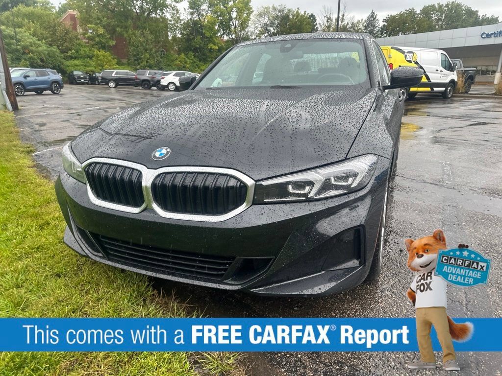 Used 2025 BMW 330i xDrive Sedan AWD/4WD image 2
