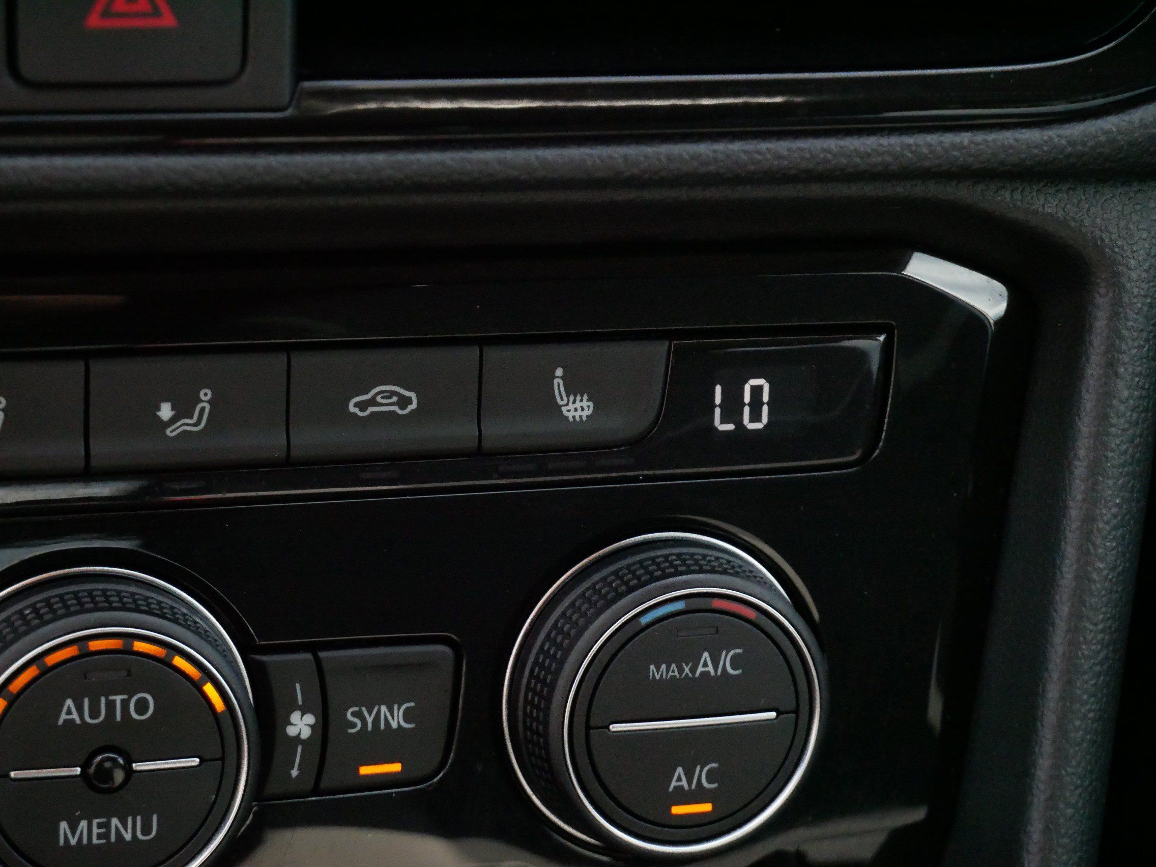 Certified 2024 Volkswagen Taos SE AWD/4WD image 30