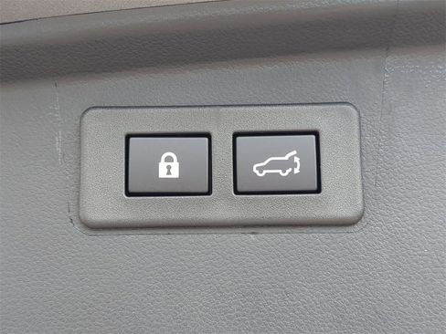 Certified 2025 Subaru Outback Premium image 10