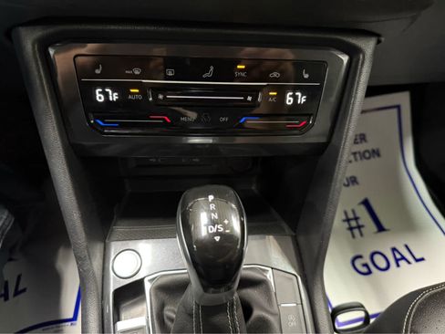 Used 2024 Volkswagen Tiguan SE AWD/4WD image 15
