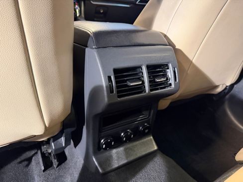 Used 2018 Jaguar F-PACE Premium AWD/4WD image 22