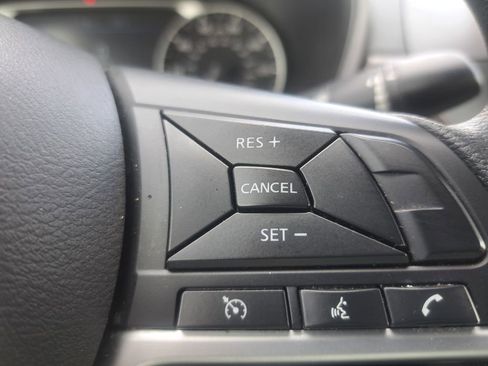 Used 2025 Nissan Altima 2.5 SV image 13