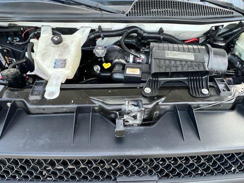 Used 2013 Chevrolet Express 2500 RWD image 24