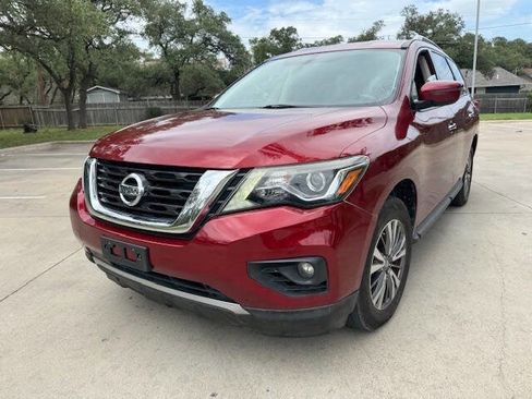 Used 2018 Nissan Pathfinder SV image 5