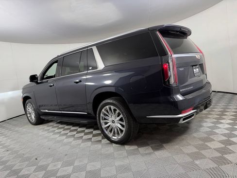 Used 2022 Cadillac Escalade ESV Premium Luxury w/ LPO, Floor Liner Package AWD/4WD image 8