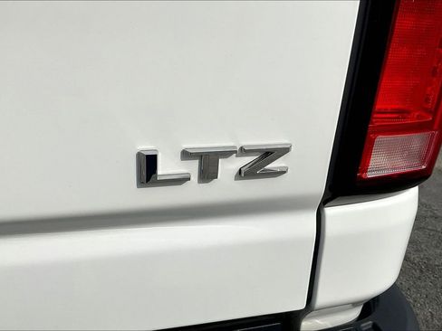 Used 2024 Chevrolet Silverado 2500 LTZ w/ LTZ Convenience Package image 25