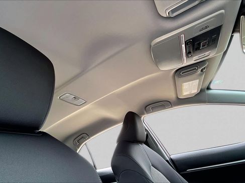 Used 2021 Toyota Camry LE w/ Convenience Package FWD image 14